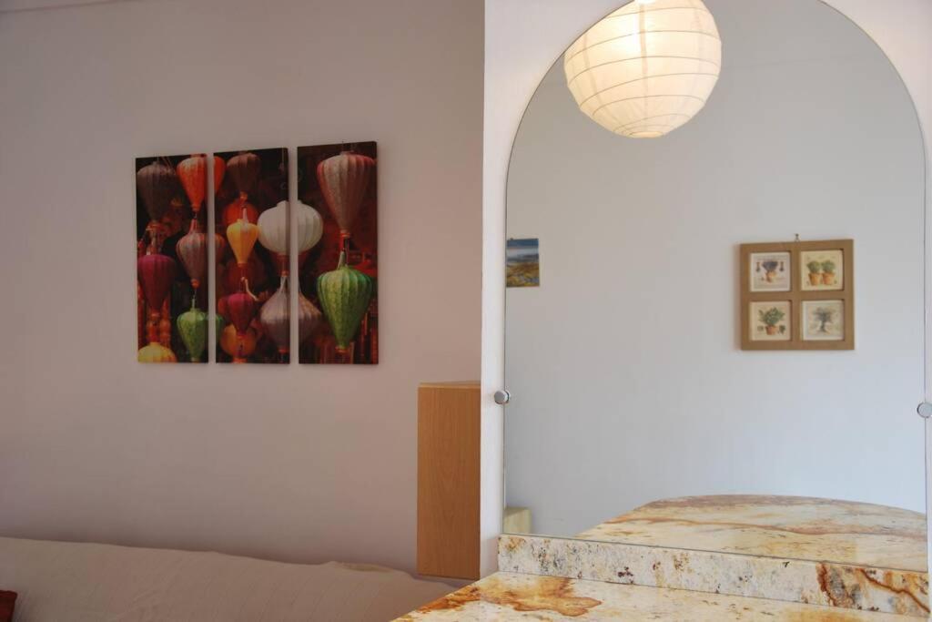 Nice Center - Bright Studio Balcony Wifi & Aircon Apartment Bagian luar foto