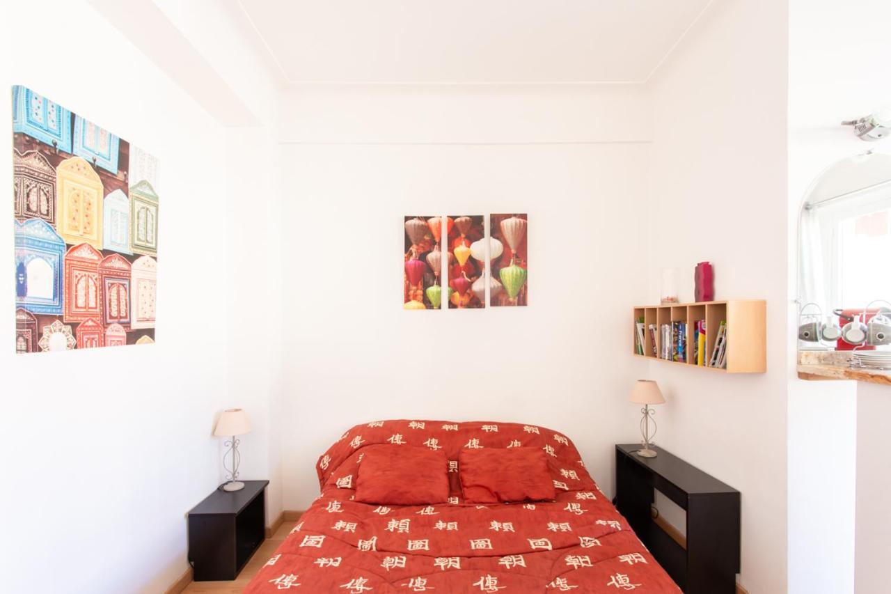 Nice Center - Bright Studio Balcony Wifi & Aircon Apartment Bagian luar foto